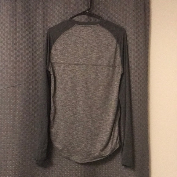 American Eagle Long Sleeve - Picture 2 of 2